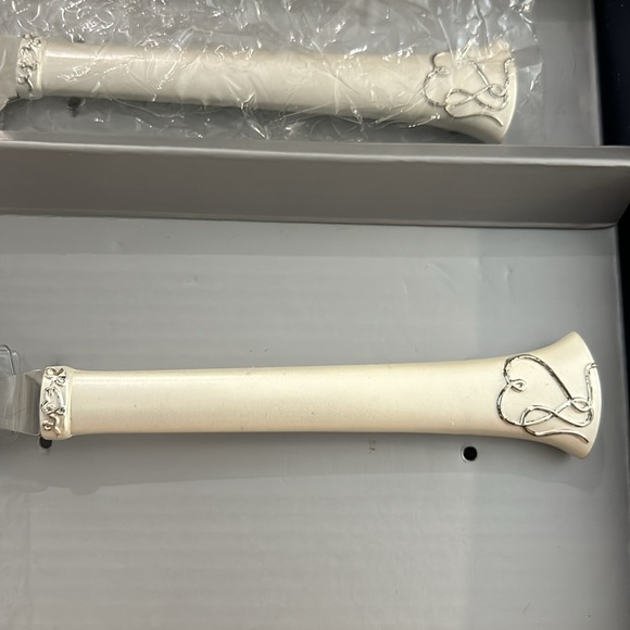 Mikasa Wedding Cake Cutting Utensils - Picture 3 of 3